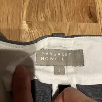 MARGARET HOWELL 그레이 큐롯 1