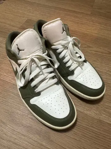 Jordan 로우컷 스니커즈 올리브/화이트