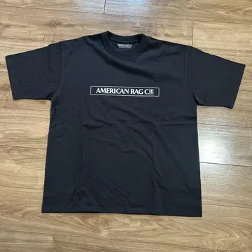 AMERICAN RAG CIE 블랙 티셔츠