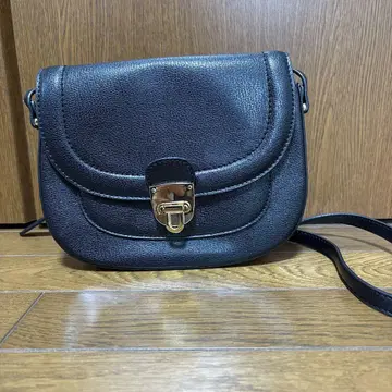 블랙 숄더백