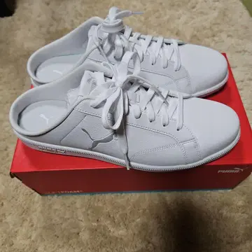 Puma 화이트 샌들 스니커즈