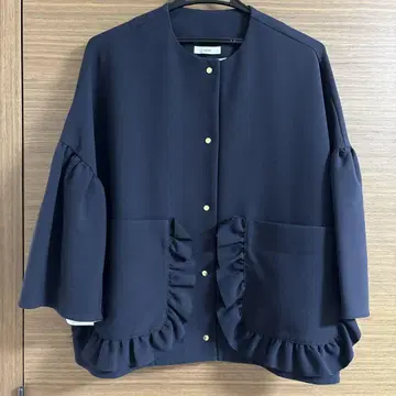 yori 프릴 포켓 노카라 자켓 F 네이비