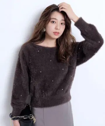 JUSGLITTY 비쥬 도트 플러피 니트