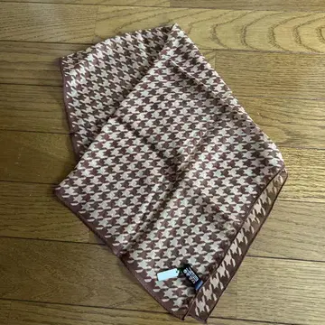 하운드 투스 패턴 실크 스카프