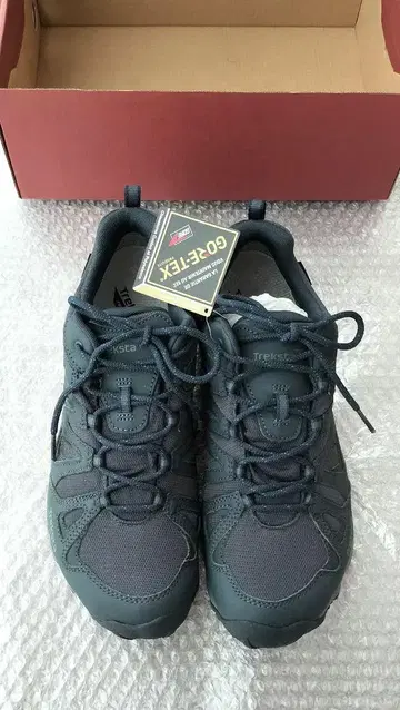 트렉스타 27.5cm 미사용 택 박스 포함 정품 고어텍스 신발