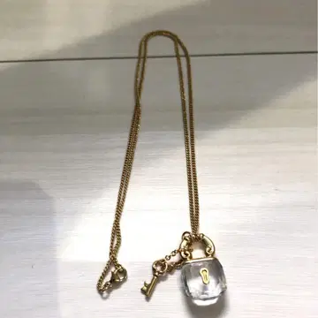 스와로브스키 새상품급 락과 키 디자인 목걸이