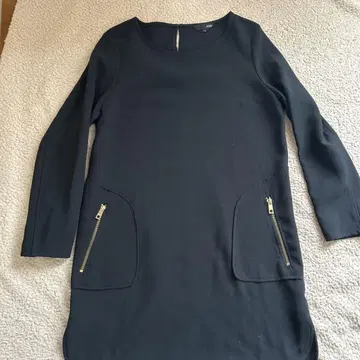 MIXXO 블랙 무릎 기장 원피스 긴팔 포켓 부착