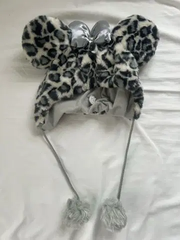 레오파드 무늬 미니 팬캡 그레이