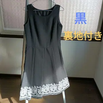 밑단 자수 있음 슬리브리스 원피스