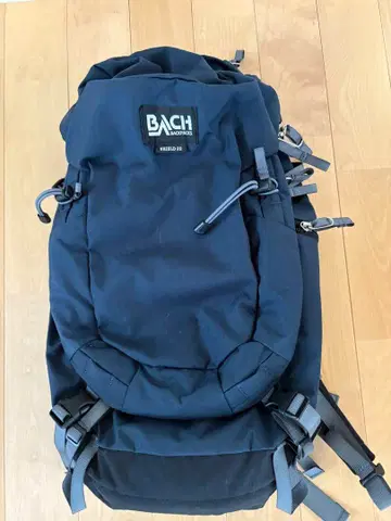 BACH SHIELD 22 네이비 백팩