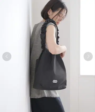 OUTDOOR PRODUCTS 셔링 핸들 토트백