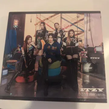 ITZY Voltage 앨범