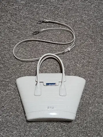 Riu 2way 악어 가죽 핸드백 베이지