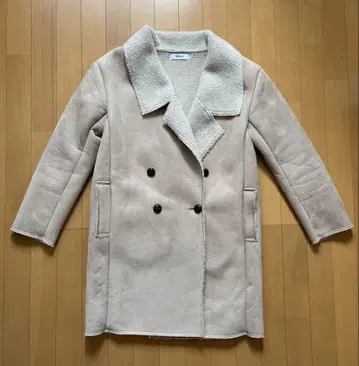 [ DETAILS ] 베이지 더블 브레스트 무스탕 코트