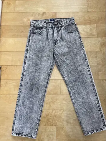 Noah Pleated Jean 30인치 케미컬 워시