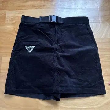 DWD 블랙 버클 숏팬츠