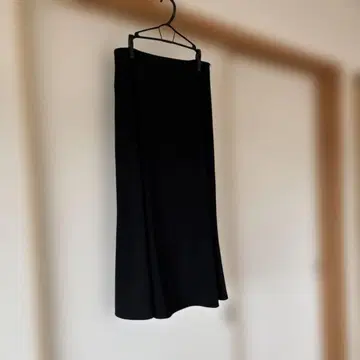 띠어리 블랙 롱 플레어 스커트