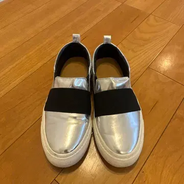 ZARA 실버 슬립온 스니커즈 22.5cm