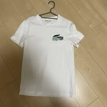 Lacoste 악어 로고 화이트 T셔츠