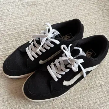[컨디션 최상] VANS 블랙 로우컷 스니커즈
