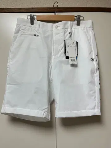 미사용 새상품 PING 화이트 숏팬츠 M 사이즈