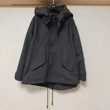 THE RERACS 애로우즈 별주 숏 모즈 코트 그레이 34