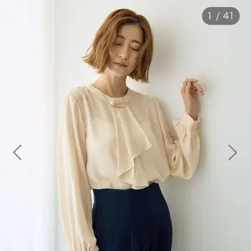 YECCA VECCA 펄 브로치 보타이 블라우스