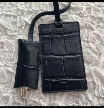 페레 모르비다 네임택 크로커다일 패턴 가죽