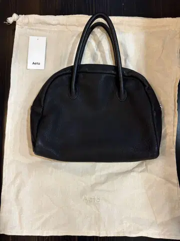 Aeta 블랙 핸드백