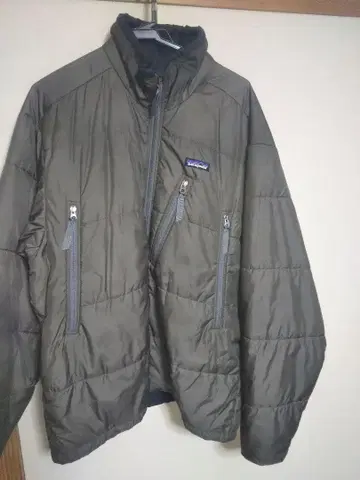 Patagonia 다운 자켓 올리브 그린