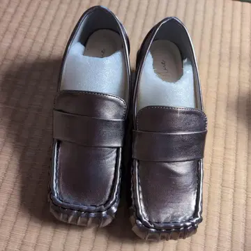 브라운 가죽 로퍼 슬립온