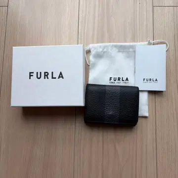 오늘만 가격 인하 FURLA 3단 폴더형 지갑 블랙 가죽
