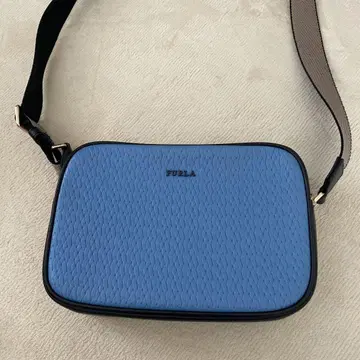 FURLA 라이트 블루 숄더백