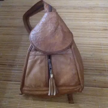 브라운 가죽 슬링백