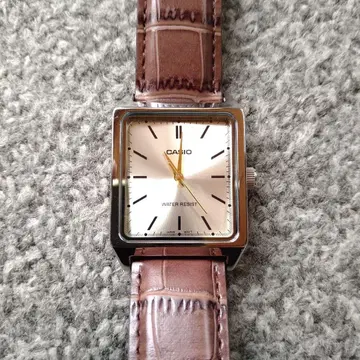 새상품급 CASIO 손목시계 시계 갈색 브라운