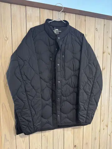 UNIQLO 화이트 마운티니어링 다운 L 사이즈