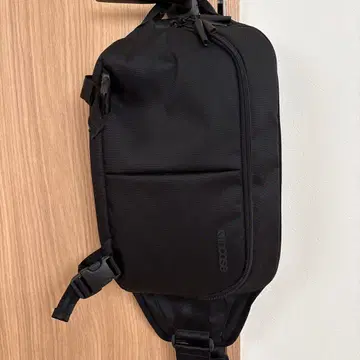 인케이스 슬링팩 Reform Sling Pack 2