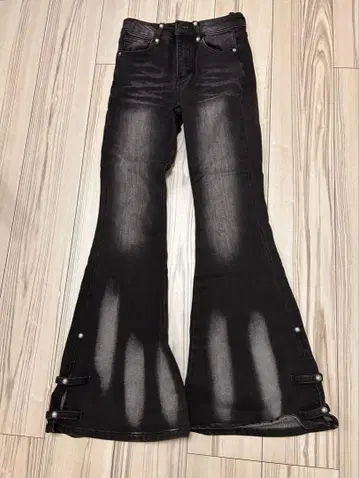 블랙 플레어 데님 팬츠