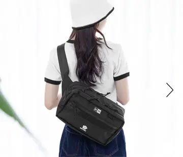 마리콴트 뉴에라 바디백