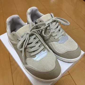 하르메크 경량 액티브 스니커즈 23.5
