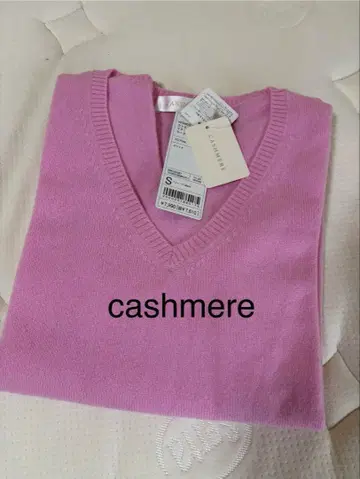미사용 유니클로 캐시미어 V넥 니트 핑크 S 넥 스웨터