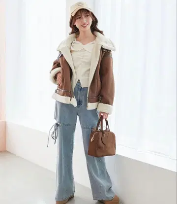 MAJESTIC LEGON 사이드 슬릿 비쥬 데님 팬츠