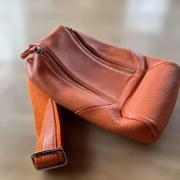 PELLE MORBIDA / 바디 백