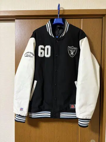 NFL RAIDERS 바시티 자켓 블랙 화이트 사이즈 XL