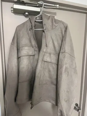 ZARA 그레이 스웨이드풍 자켓