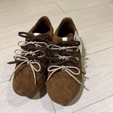 GU 더블 슈레이스 플랫 스니커즈 M사이즈(23.5cm)