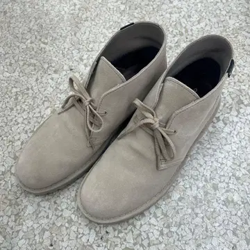 Clarks GORE-TEX 베이지 처카 부츠 beams