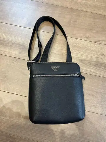 [ 11월 3일까지 ] EMPORIO ARMANI 숄더백