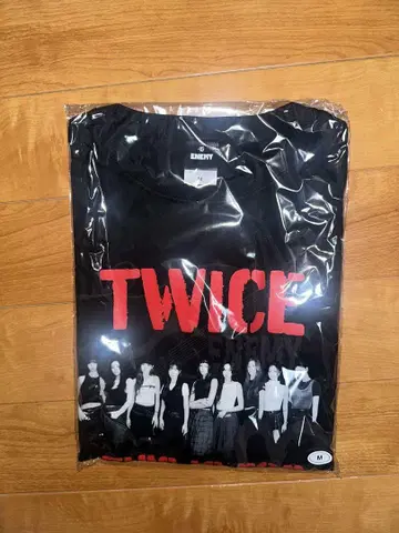 TWICE WORLD TOUR IN JAPAN 티셔츠 M 사이즈 미개봉