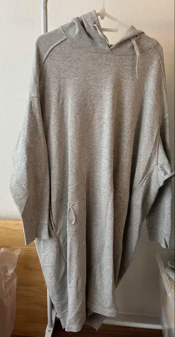 메르시보쿠 후드 부착 맨투맨 원피스